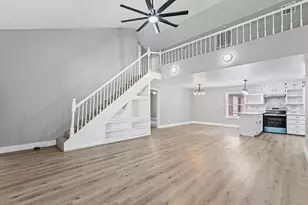 423 Masterson St, Arcola, TX 77583 - Photo 7