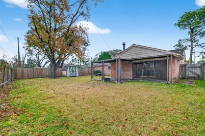 9634 Windswept Lane, Houston, TX 77063 - Photo 33