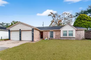 9634 Windswept Ln, Houston, TX 77063 - Photo 3