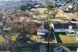 9634 Windswept Ln, Houston, TX 77063 - Photo 37