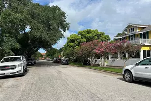 3910 Ave O 1/2, Galveston, TX 77550 - Photo 5