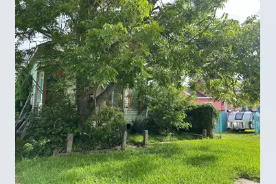 3910 Avenue O 1/2 #1/2, Galveston, TX 77550 - Photo 3