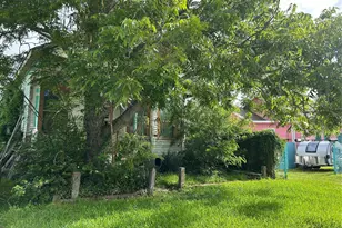 3910 Ave O 1/2, Galveston, TX 77550 - Photo 3