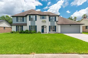 1402 Osborne Dr, Friendswood, TX 77546 - Photo 1