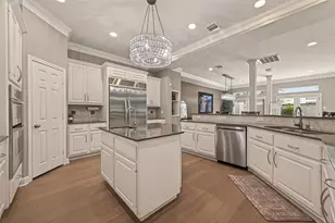 5335 Fairdale Ln, Houston, TX 77056 - Photo 3