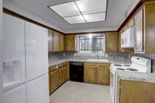 1412 Walnut Bend Ln, Houston, TX 77042 - Photo 5