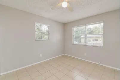 1404 N San Jacinto Street, Conroe, TX 77301 - Photo 13