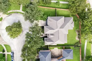 7703 Silver Pond Dr, Sugar Land, TX 77479 - Photo 39