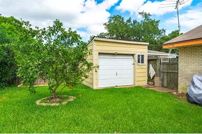 1222 24th Avenue N, Texas City, TX 77590 - Photo 33
