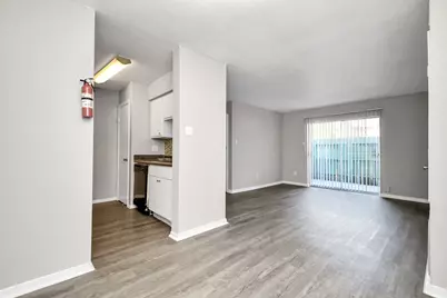 7700 W Airport Boulevard #0305, Houston, TX 77071 - Photo 13