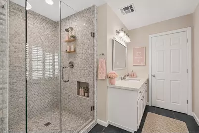 758 W 42nd Street, Houston, TX 77018 - Photo 9