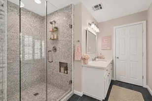 758 W 42nd St, Houston, TX 77018 - Photo 9