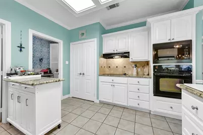 2810 Swallow Lane, Texas City, TX 77590 - Photo 11