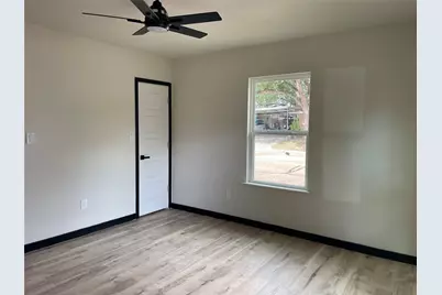 800 S 2nd Street, La Porte, TX 77571 - Photo 7