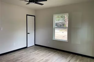 800 S 2nd St, La Porte, TX 77571 - Photo 7