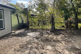 800 S 2nd St, La Porte, TX 77571 - Photo 15