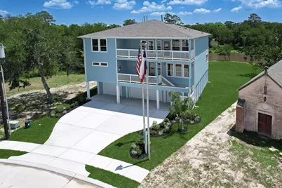 3921 Peacock Isle Drive, Dickinson, TX 77539 - Photo 1
