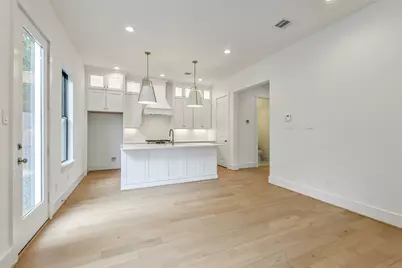 1114 Pearlwood Drive, Houston, TX 77008 - Photo 11