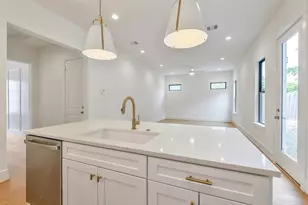 1114 Pearlwood Dr, Houston, TX 77008 - Photo 9