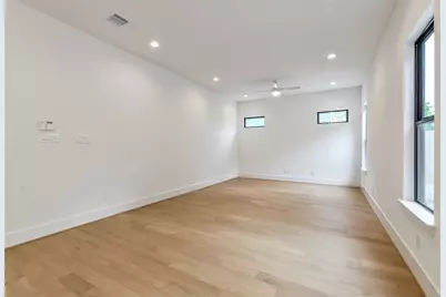 1114 Pearlwood Drive, Houston, TX 77008 - Photo 31