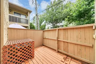 9447 Pagewood Ln, Houston, TX 77063 - Photo 23