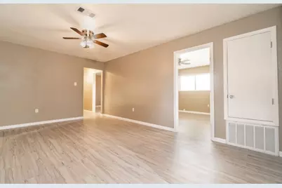 513 Catalpa, Angleton, TX 77515 - Photo 9