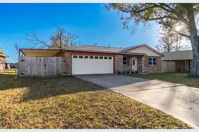 513 Catalpa, Angleton, TX 77515 - Photo 3