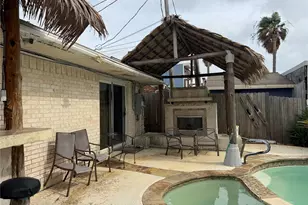 4126 17th St N, Texas City, TX 77590 - Photo 5