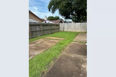 5523 Fair Forest Drive, Houston, TX 77088 - Photo 17