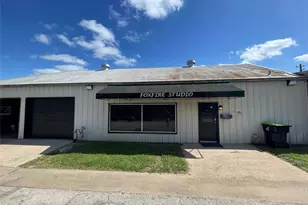 105 S 2nd St, Richmond, TX 77469 - Photo 3