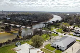 105 S 2nd St, Richmond, TX 77469 - Photo 15
