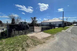 105 S 2nd St, Richmond, TX 77469 - Photo 13