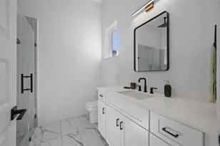 5705 Dolores St, Houston, TX 77057 - Photo 9