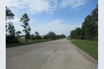 943 Conroe Park West Drive, Conroe, TX 77303 - Photo 11