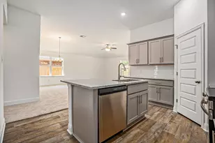 420 Bryan Wy, Angleton, TX 77515 - Photo 7