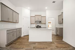 420 Bryan Wy, Angleton, TX 77515 - Photo 5