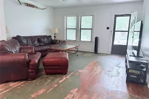 3213 Iowa St, Baytown, TX 77520 - Photo 11