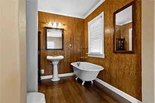 202 Robinson St, Edna, TX 77957 - Photo 9