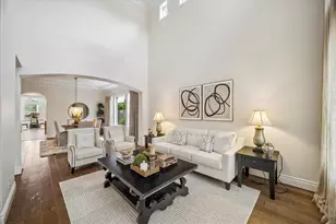 5230 Turning Leaf Ln, Sugar Land, TX 77479 - Photo 5