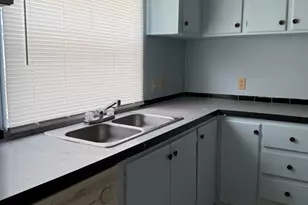 106 Courtland Ct, Highlands, TX 77562 - Photo 7