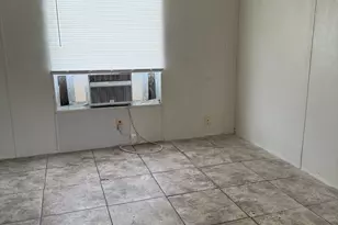 106 Courtland Ct, Highlands, TX 77562 - Photo 9