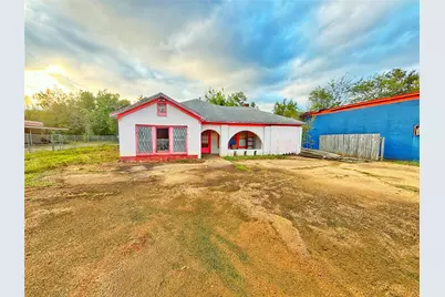 805 South 4th Street, Crockett, TX 75835 - Photo 1