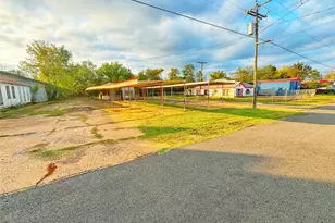 805 S Fourth St, Crockett, TX 75835 - Photo 11