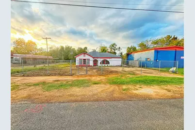 805 South 4th Street, Crockett, TX 75835 - Photo 3