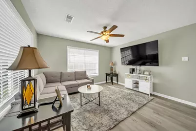 101 Lincoln Cedar Drive, Baytown, TX 77523 - Photo 5