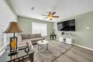 101 Lincoln Cedar Dr, Baytown, TX 77523 - Photo 5