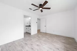 10402 Rancho Bernardo Ln, Sugar Land, TX 77498 - Photo 17