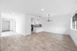 10402 Rancho Bernardo Ln, Sugar Land, TX 77498 - Photo 11