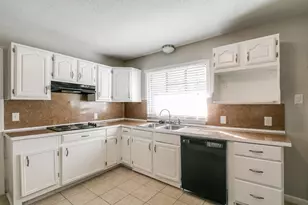 10201 Homestead Rd, Houston, TX 77016 - Photo 11