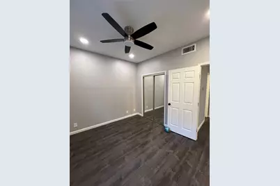 2414 Longview Street #202, Austin, TX 78705 - Photo 17